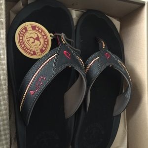 New Black Olukai man flip flops